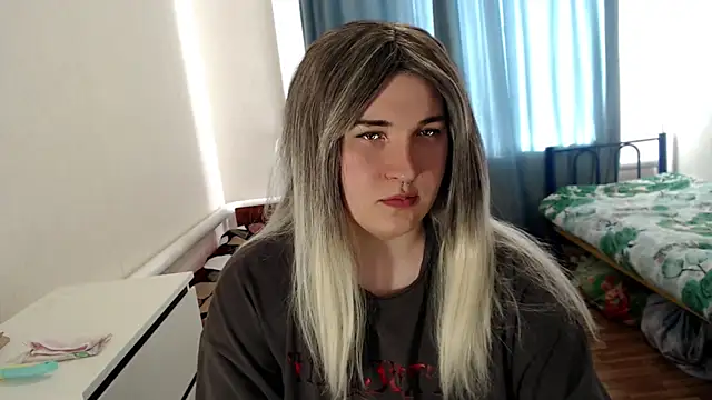 EvaMiron online show from April 17, 1:03 pm