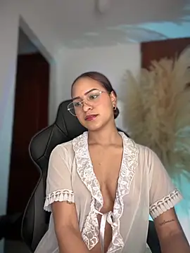 Snapshot of gretta_kler1 chatting on October 3, 11:56 am gretta kler1 online show from October 3, 11:56 am