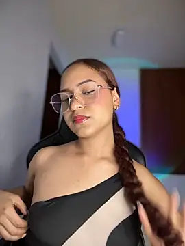 Snapshot of gretta_kler1 chatting on February 27, 2:25 am gretta kler1 online show from February 27, 2:25 am