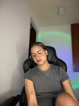 Snapshot of gretta_kler1 chatting on March 1, 2:23 pm gretta kler1 online show from March 1, 2:23 pm