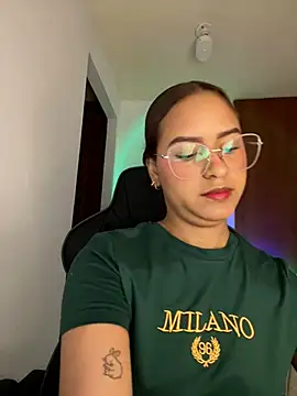 Snapshot of gretta_kler1 chatting on March 6, 2:29 pm gretta kler1 online show from March 6, 2:29 pm