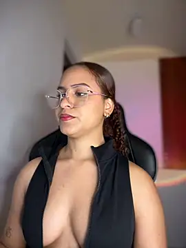 Snapshot of gretta_kler1 chatting on March 5, 2:14 am gretta kler1 online show from March 5, 2:14 am