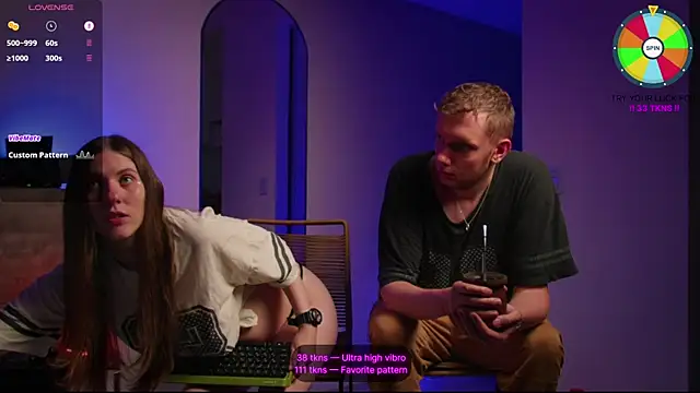 Snapshot of VunderSEX chatting on September 19, 7:18 pm VunderSEX online show from September 19, 7:18 pm