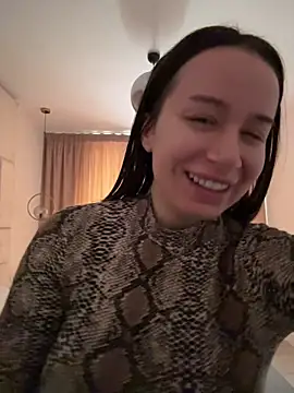 deliaroyal online show from April 21, 1:17 pm