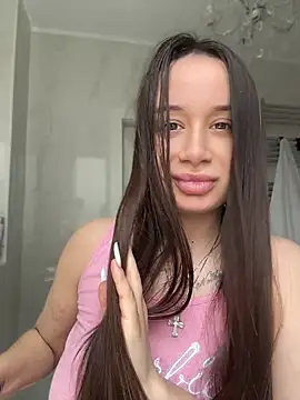 deliaroyal online show from April 14, 9:58 am