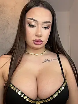 deliaroyal online show from December 3, 1:10 pm