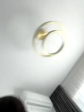 deliaroyal online show from September 21, 1:38 pm