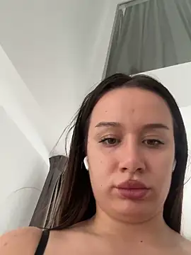 deliaroyal online show from September 27, 12:55 pm