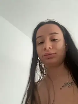 deliaroyal online show from September 14, 12:38 pm