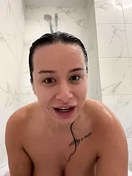 deliaroyal online show from September 20, 2:00 pm