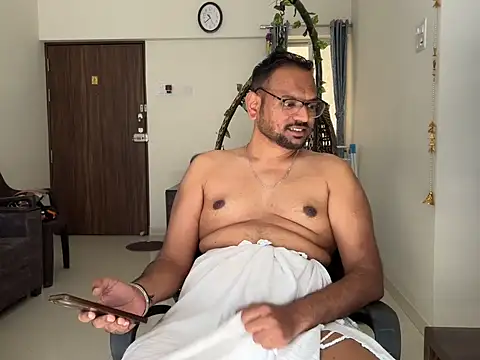 lovbombayduck11 online show from June 28, 5:03 am