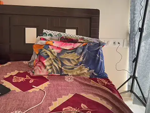 lovbombayduck11 online show from February 18, 8:59 am