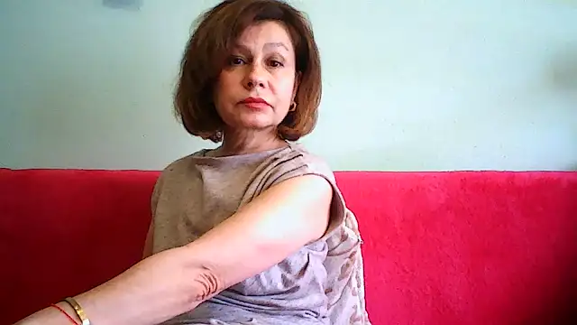 Snapshot of Mat_Elenore chatting on June 7, 8:08 am Mat Elenore online show from June 7, 8:08 am