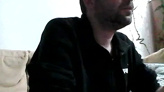 crissbadboy online show from November 24, 6:41 pm