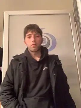 Snapshot of GuillaumebeauZizi chatting on February 7, 7:11 pm GuillaumebeauZizi online show from February 7, 7:11 pm