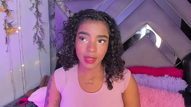 Iris hott1 online show from March 18, 8:26 pm