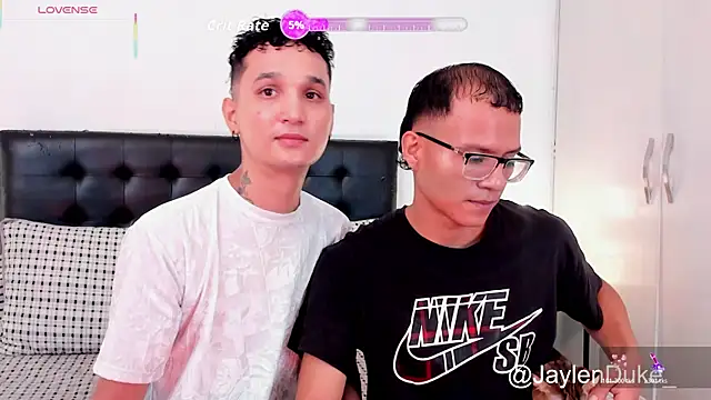 Snapshot of jaylen_and_duke chatting on July 19, 11:07 am jaylen and duke online show from July 19, 11:07 am