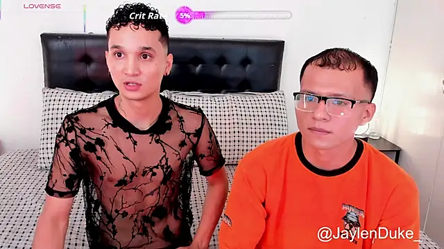 Snapshot of jaylen_and_duke chatting on July 16, 11:07 am jaylen and duke online show from July 16, 11:07 am