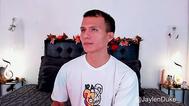 Snapshot of jaylen_and_duke chatting on October 7, 11:11 am jaylen and duke online show from October 7, 11:11 am