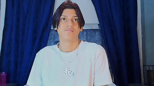 Snapshot of Samuelsince chatting on January 23, 4:41 am Samuelsince online show from January 23, 4:41 am