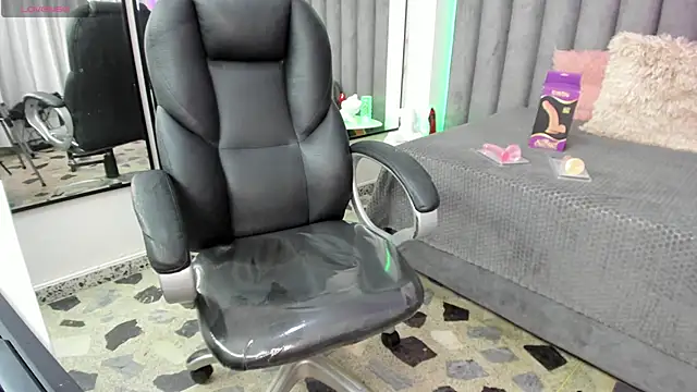 natalia curvy1 online show from March 17, 6:11 pm