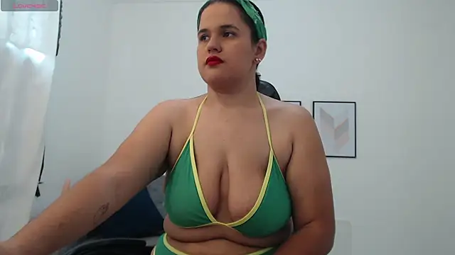 natalia curvy1 online show from September 26, 6:04 pm
