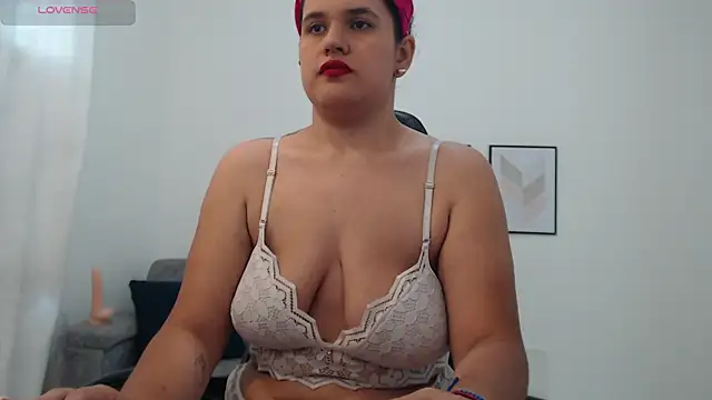 Snapshot of natalia_curvy1 chatting on October 23, 5:22 pm natalia curvy1 online show from October 23, 5:22 pm