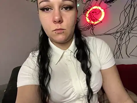 Snapshot of kinkygirl420x chatting on December 22, 4:27 pm kinkygirl420x online show from December 22, 4:27 pm