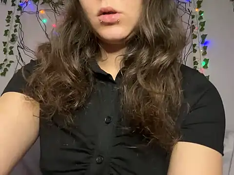 Snapshot of kinkygirl420x chatting on December 12, 3:16 pm kinkygirl420x online show from December 12, 3:16 pm