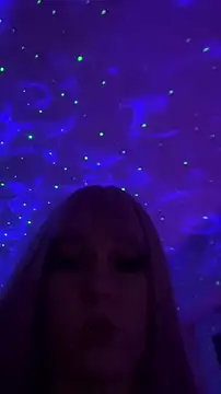 Snapshot of kinkygirl420x chatting on November 19, 7:36 pm kinkygirl420x online show from November 19, 7:36 pm