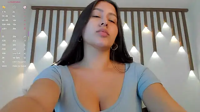 Snapshot of megan_cooper28 chatting on January 15, 2:04 am megan cooper28 online show from January 15, 2:04 am