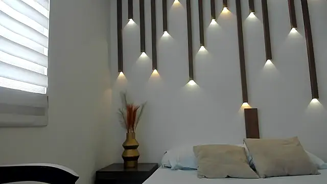 Snapshot of megan_cooper28 chatting on December 19, 7:05 pm megan cooper28 online show from December 19, 7:05 pm