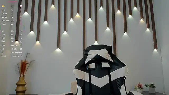 Snapshot of megan_cooper28 chatting on December 20, 7:17 pm megan cooper28 online show from December 20, 7:17 pm