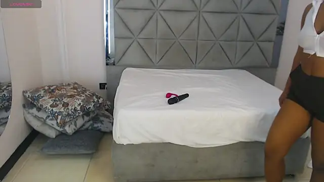 genesis moretz online show from April 16, 3:40 am