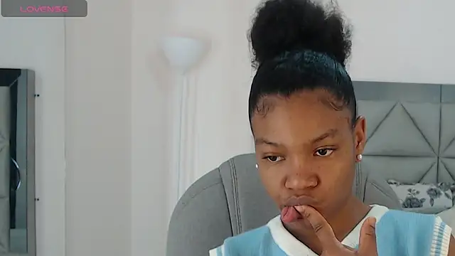 genesis moretz online show from April 15, 12:16 am