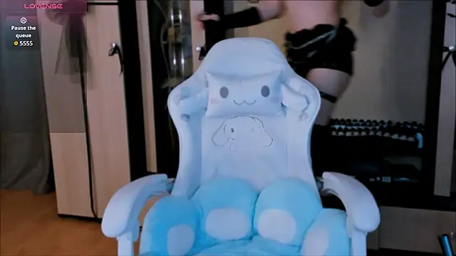 FemAlexa  online show from February 19, 6:05 pm