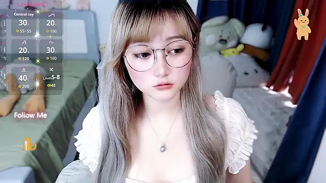 Snapshot of Sweet-18wanwan chatting on October 18, 4:47 am Sweet-18wanwan online show from October 18, 4:47 am