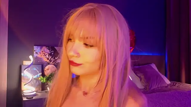 SandraBoyl online show from March 18, 4:18 am