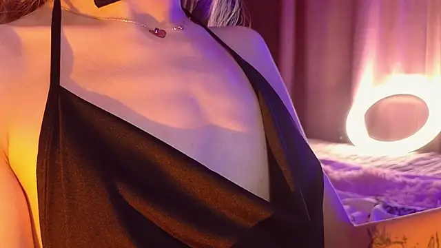 SandraBoyl online show from March 3, 7:24 am