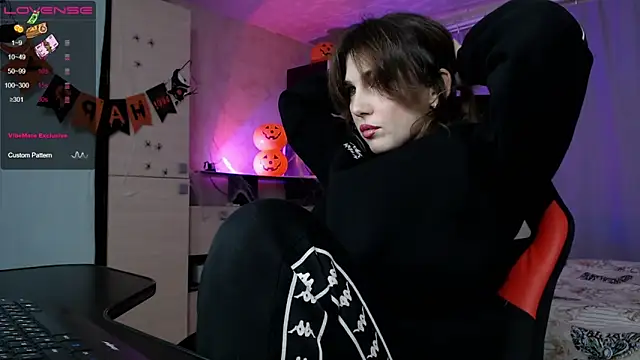 Daniela Cooperr online show from November 5, 5:05 pm