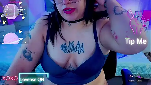NatalieHarris online show from May 13, 5:09 pm
