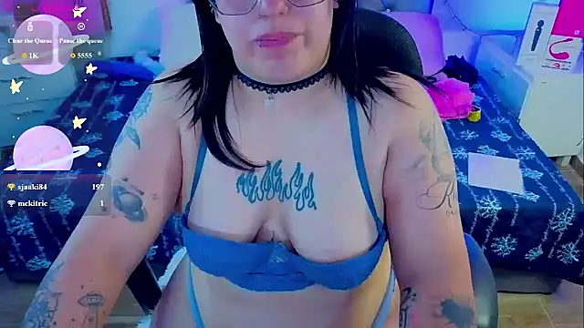 Snapshot of NatalieHarris chatting on June 14, 2:24 am NatalieHarris online show from June 14, 2:24 am