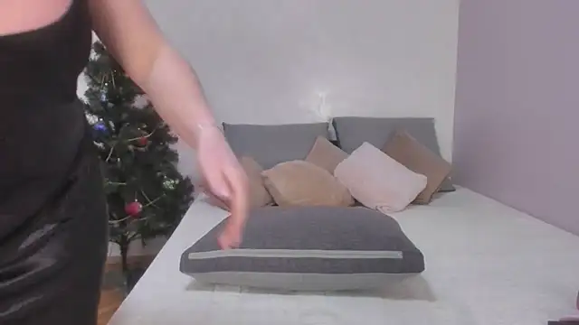 Snapshot of SheilaBloom chatting on January 22, 10:37 pm SheilaBloom online show from January 22, 10:37 pm