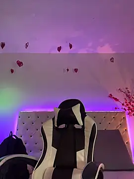 Elektra Queen online show from April 4, 1:17 pm