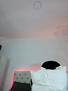 Elektra Queen online show from October 20, 1:00 pm