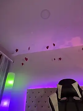 Elektra Queen online show from April 15, 1:15 pm