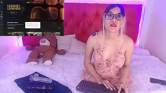 Snapshot of Little_Cuttie_ chatting on March 3, 4:32 am Little Cuttie online show from March 3, 4:32 am
