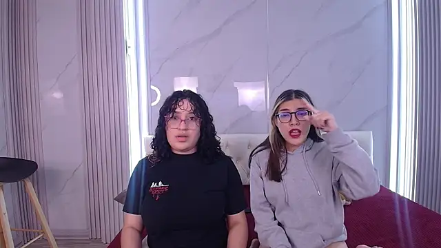 Snapshot of Little_Cuttie_ chatting on September 15, 3:51 am Little Cuttie online show from September 15, 3:51 am