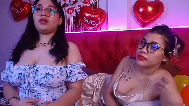 Snapshot of Little_Cuttie_ chatting on February 15, 6:33 am Little Cuttie online show from February 15, 6:33 am