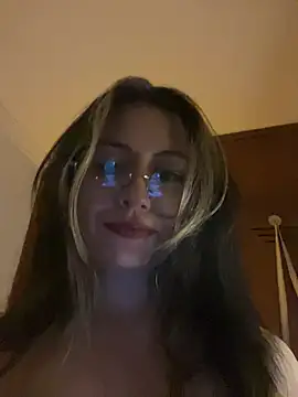 Snapshot of marie2_ chatting on February 15, 3:09 am marie2 online show from February 15, 3:09 am